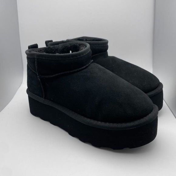 CUSHIONAIRE Women's COZY Genuine Suede pull on platform boot BLACK 7.5W - Picture 1 of 6